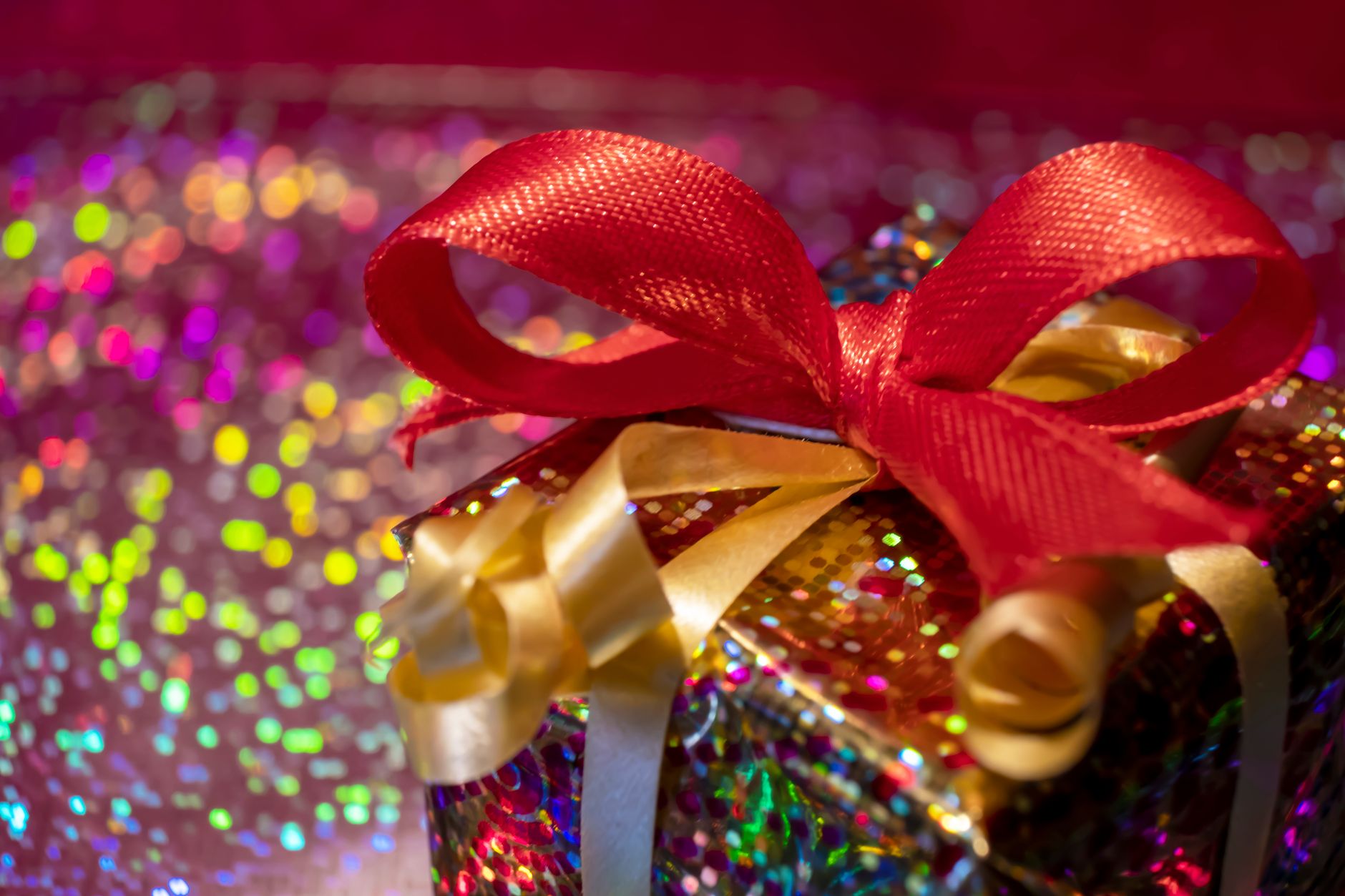 Blütenfreude im Mini-Topf: Ein persönliches Geschenk mit Herz