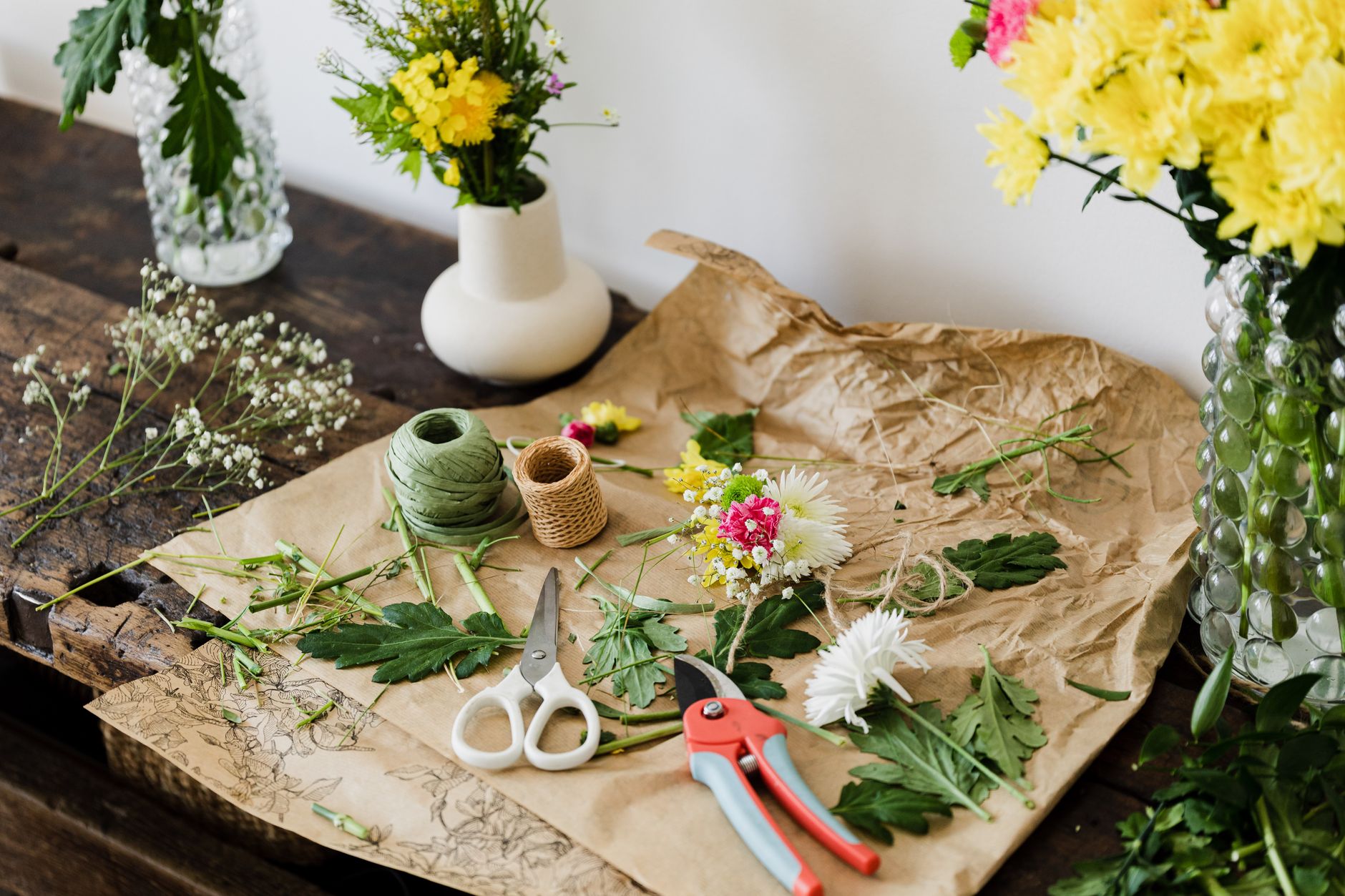 Das Schwebende Blüten-Mobile: Naturkunst im Wind